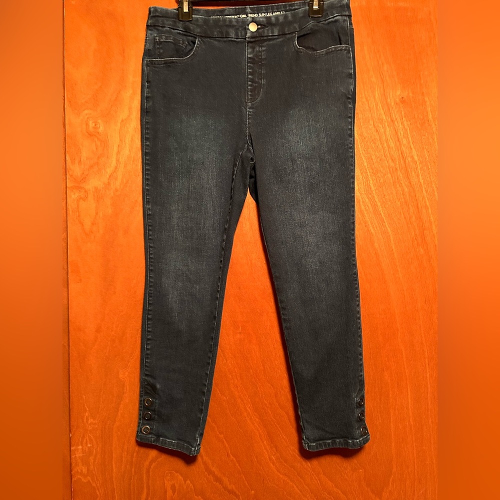 Chicos Women’s Girlfriend Slim Leg Ankle Jeans Size 1 Pull On Blue Stretch Slits